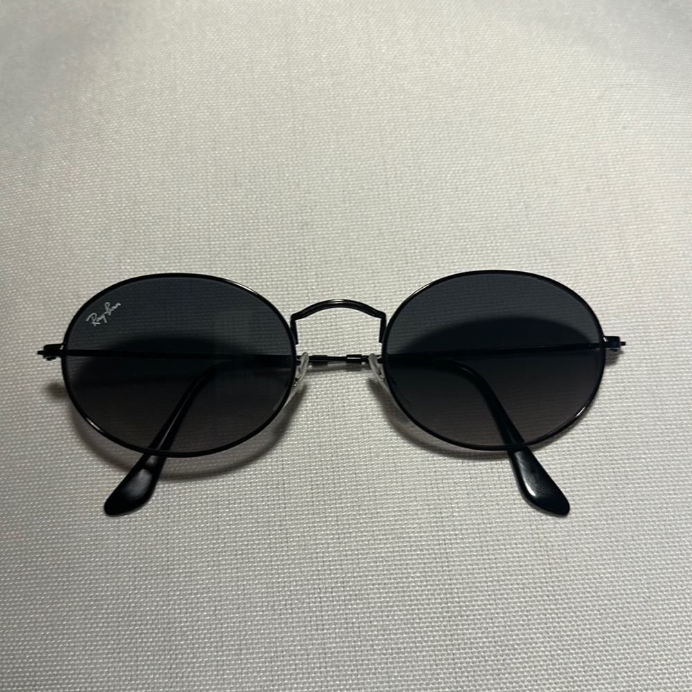 Ray-Ban Oval Black Frame Sunglasses